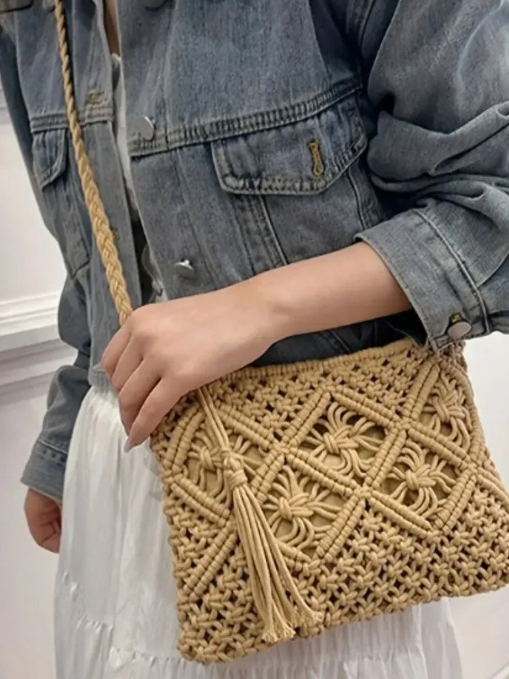 Boho Chic Handwoven Shoulder Bag Summer Beach Tote with Zipper Closure & Tassel